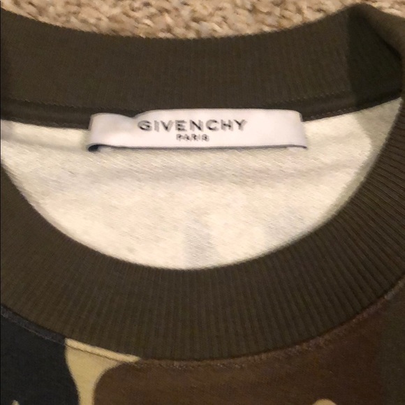 100% AUTHENTIC Givenchy sweater - Picture 3 of 3